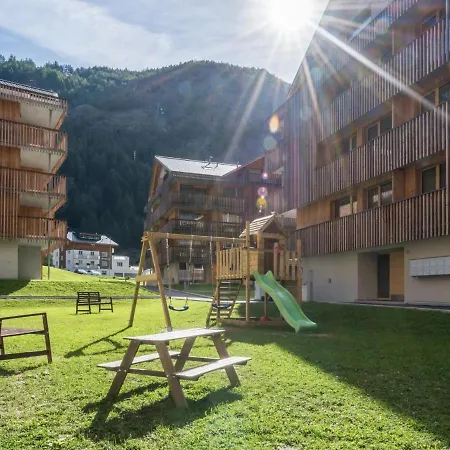 Montela Haus D ساس-غروند